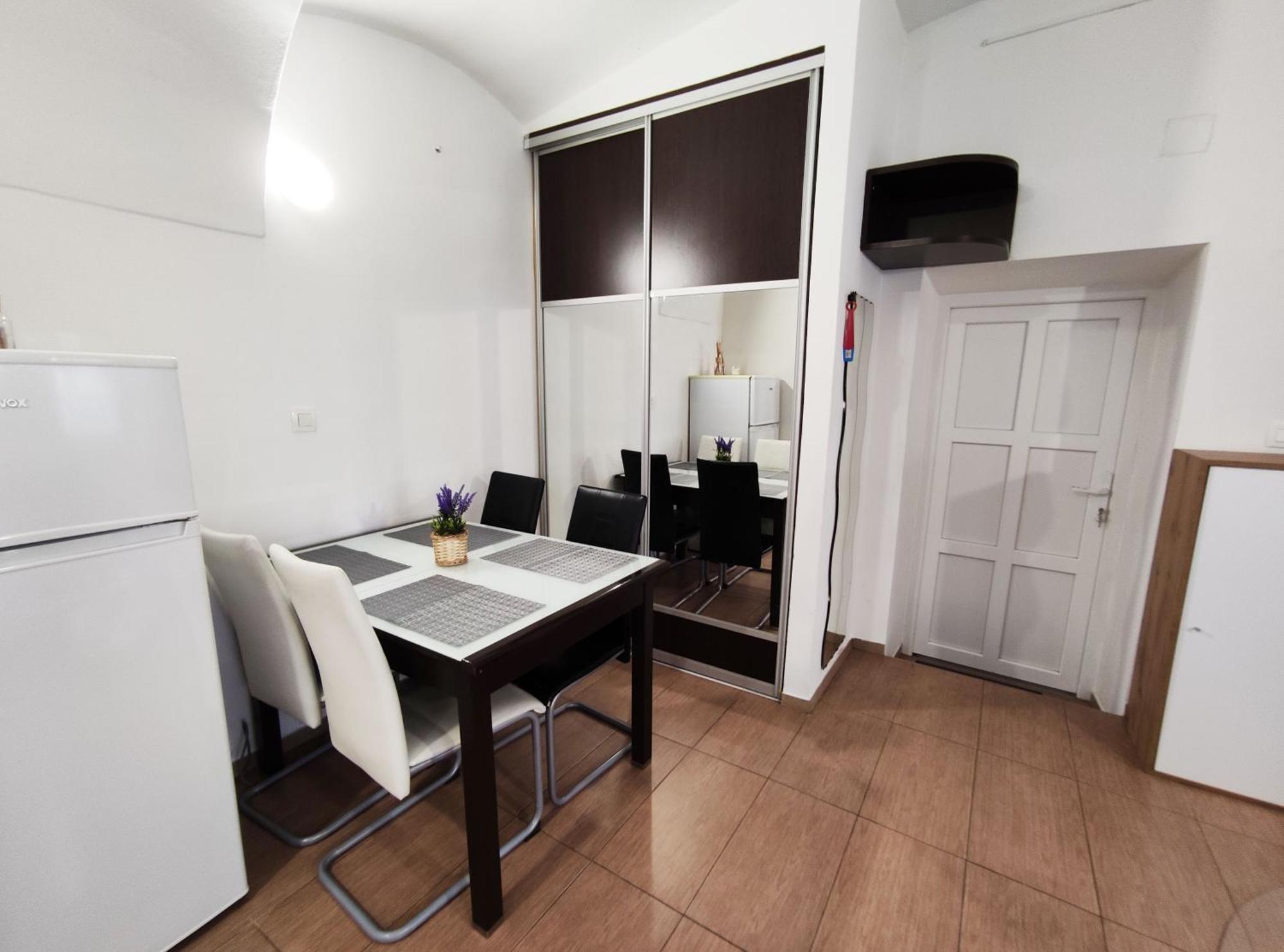 Studio Apartment Sisters 3-4 Liubliana Exterior foto