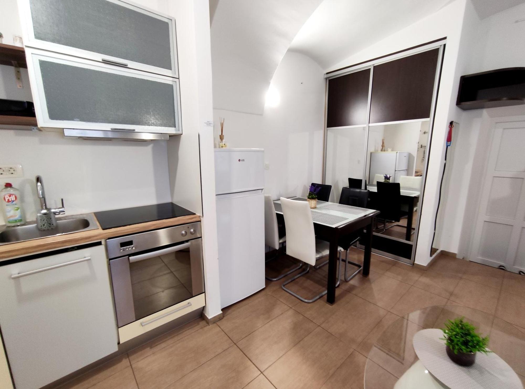 Studio Apartment Sisters 3-4 Liubliana Exterior foto
